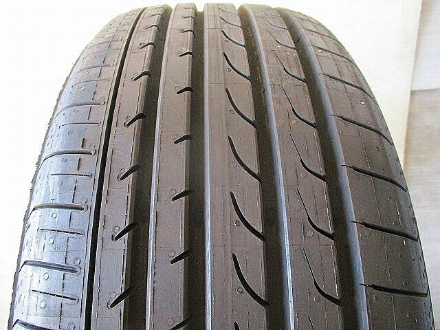 【中古タイヤ 215/55R18 1本】【ヨコハマ Blue Earth/RV-02】 デュアリス クロスロード CR-V MPV RVR[中古タイヤ215/55R18][215/55R18中古タイヤ][夏中古タイヤ215/55R18][215/55R18夏中古タイヤ][サマー中古タイヤ215/55R18][215/55R18サマー中古タイヤ]