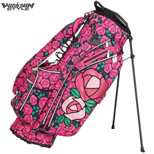 上品で洗練されたフラワー総柄 ブラック地にピンクの薔薇が咲き乱れる様子を表現 生地も艶感のある素材を使用 BIGローズ部分はエナメルアップリケ刺繍(ラメ素材)&nbsp;