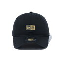 型番 13751112 サイズ 約56.8cm～約60.6cm 素材 コットンニューエラ NEW ERA 9TWENTY Box Logo ボックスロゴ ブラック × ゴールド ボックスロゴをフィーチャーしたシリーズ。ブラック×ホワイト、ブラック×ゴールドの2パターンをラインナップ。 フロント部分に芯がなく柔らかな被り心地が特徴の9TWENTY。 バイザー（つば）はあらかじめ着用しやすい状態にカーブしています。リアのクロスストラップで頭回り約56.8cmから60.6cmまでサイズ調整が可能です。