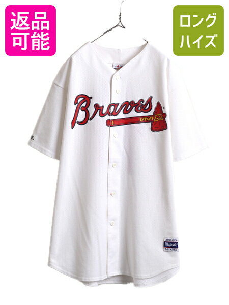 商品詳細 商品番号s-myd15y24n06 商品名USA製 MLB オフィシャル Majestic ブレーブス ベースボール シャツ メンズ XXL 古着 ユニフォーム メジャーリーグ ゲームシャツ 半袖シャツ 商品説明アメリカで購入したUSEDの商品です。 MLB オフィシャル ATLANTA BRAVES アトランタ ブレーブス の半袖ベースボールシャツです。 ボディーは、Majestic ATHLETIC( マジェスティック ) 1950年代創業、MLB公式ユニフォームのサプライヤーとして 全球団のユニフォームにロゴを配することを許可された唯一のブランド 素材は、100% POLYESTER (ポリエステル) 通気性の良いメッシュ素材を使用しています。 希少な MADE IN USA ( アメリカ製 ) フロントにMLB、人気チーム、ブレーブスのプリント バックに2005年 ~ 2016年まで活躍した チッパー・ジョーンズ（Larry Jones) のネームと背番号10 史上最高のスイッチヒッターと言われ、 ブレーブスの"チームの顔"とされるレジェンドプレイヤー 背番号10番はブレーブスで永久欠番にもなっています。 背番号の下にはMLB PLAYERS CHOICEのプリント こちらはMLB選手会によって毎年贈られている一連の賞で、 2012年、チッパージョーンズが各賞のひとつ MARVIN MILLER MAN OF THE YEAR を獲得した証です。 ホワイト × ネイビー×レッドの好配色チームカラー そのままでももちろん、重ね着にもお勧め 中にパーカーやスウェットを差し込めるサイズXXL 着まわしのきく商品です カラーホワイト | ネイビー | レッド 生産国MADE IN USA ( アメリカ製 ) 状態説明 コンディション多少の使用感がある程度で 特に表記するところの無い非常に良い状態です。 サイズ 表記サイズXXL (実寸をご確認ください) 着丈82cm【バック一番高いところからの計測】 身幅69cm【脇下で計測】 肩幅57cm 袖丈(肩から)23.5cm 袖丈(脇下から)17cm 補足（計測は全て平置きでの計測になります。多少の誤差はご了承下さい） サイズの測り方についてはこちら 【当店について】 当店の商品は、 国内の買い取りなどは行なわず、私たちが直接アメリカから買い付けてきた 新品 デッドストック 等の US古着、インポート オンリーの商品です 靴 鞄 帽子 ファッション 小物 などの全身コーディネートできる物 春服 夏服 春夏 秋冬、秋服、冬服 など様々な季節 オシャレ おしゃれ かわいい カワイイ かっこいい 流行 トレンド 旬 シンプル インパクト カジュアル フォーマル ストリート 定番 人気 など様々なスタイルに対応できる商品 特に アメリカン カジュアル ( アメカジ ) ストリート アウトドア ワーク ミリタリー と言った機能性 に優れ 長く愛用できる物を幅広く取り揃えています 大切な人の 贈り物 ( ギフト ) 誕生日 母の日　父の日　敬老の日　クリスマス ハロウィン バレンタイン　就職祝い 入学祝い 進学祝い 結婚祝い にもお使い頂ける、心のこもった 1点物 もお探しいただけます ひとつひとつ厳選した幅広いジャンルの商品お楽しみください。 注意事項 商品について一見して分かる目立つヨゴレやダメージは商品画像や商品説明に記載はしていますが 着用に支障が無いと判断した物や裏側等の着用時見えない場所、古着慣れされている方 なら問題無い範囲内と判断したヨゴレ、小さなダメージの説明は省いている場合があります。 (その様な場合でもこちらの判断で良品、美品と記載している物もあります) 見えない場所や細かいヨゴレ、ダメージの気になる方はご購入前に必ずご相談下さい。 サイズについては多少の誤差はご了承願います。 撮影時の光や環境、ご使用のブラウザによって実際の色と異なる場合があります。 写真と商品説明文を確認して、少しでも気になる点があれば必ずご入札前にご質問下さい。 ご質問についてサイズ感については着用される方によって変わってきますので 「身長　〜cmですがサイズ感はどうですか？」等のご質問にはお答え出来ません。 お手持ちの服や靴等で比較してご検討下さい。 お値下げは基本的にお受けしておりません。 上記の様なご質問にはお答えしかねますので予めご了承下さい。 在庫について商品は全て、実店舗や他サイトでも販売しております。 在庫連動は随時行っておりますが、まれにご落札いただいた後で商品の品切れがわかる場合がございます。 その際は早急にご連絡させていただきます。 誠に申し訳ございませんが何卒ご理解のほど宜しくお願い致します。 同梱について当店で落札頂いた商品は全て同梱可能です。 落札日が異なる場合は最初の落札時にその旨をご連絡下さい。 同日落札の場合も複数落札頂いた旨をお知らせ下さい。 返品について古着は現状販売の為、返品やクレームはお受け出来ません。 落札後のキャンセルもお受け出来ませんので、ご了承頂ける方のご入札をお願い致します。 used品、ビンテージ品にご理解無い方や神経質な方のご入札はお控え下さい。 ご連絡、ご入金について落札から3日以内にご連絡、5日以内にご入金頂けない場合はキャンセルとさせて頂きます。 上記の様な場合ですと、落札者都合の削除となりますので非常に悪いの評価が付きます。 ご注意下さい。 営業時間についてAM11：00〜PM18：00 上記時間内でもお問い合わせにお答え出来ない場合もあります。 急遽お休みを頂く場合もございますので気になる点はお早めにご質問下さい。 前もってお休みをお知らせ出来る場合は自己紹介欄等に記載させて頂きますのでご確認下さい。