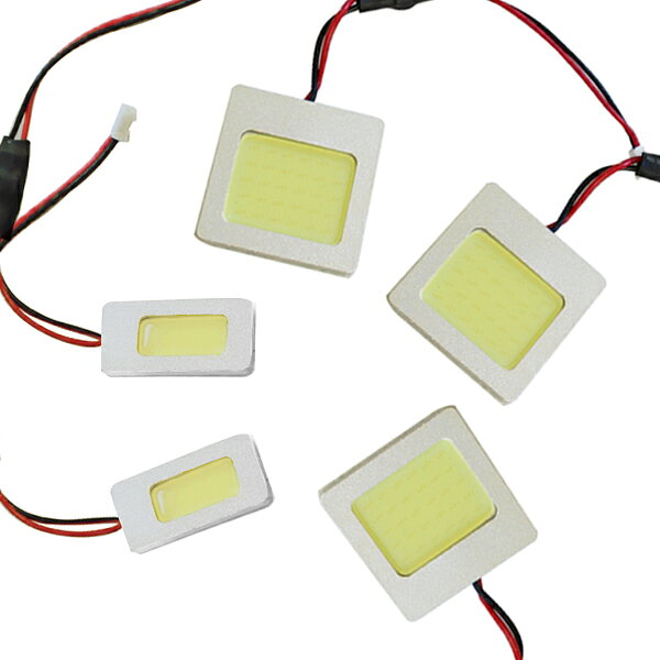 ユニット全体が光る！ 面発光 COB LED ハイパワールームランプ【適合車種】・メーカー：ダイハツ・車種：ムーヴ ムーブ MOVE・型式：LA100 LA110S・ピース数合計：5◆セット内容：フロント:SMD 4×5…1P リア:SMD 2×5…2P マップランプ:SMD 4×5…2P 変換アダプタ【商品説明】超ハイパワールームランプの登場発光が従来のSMDやFLUXのようにつぶつぶ感を感じない面発光LED光源が面になることにより、見栄えがUP定電圧回路搭載なので点灯の安定感も抜群！面全体が発光する、有機ELのようなLEDです均一な光が車内に広がります照射光だけでなく、商品外観も考慮した一歩先のルームランプです敷き詰められたLEDは明るさも今までのLEDとは比べ物になりません裏面には両面テープ付属しているので取り付けも簡単です送料：送料無料 (沖縄・離島・一部地域は別途送料加算となります)【注意事項】◆お客様都合による商品ページ未確認や商品加工後の返品・交換・キャンセルは一切行えません。◆メーカー発注商品や姉妹店舗との共有在庫商品の場合、商品により納期にお時間を頂く場合やご注文のタイミングによって欠品となる可能性が御座います。お急ぎの方は事前に納期確認のご連絡を下さい。◆交換等での工賃や車両の損害などはいかなる場合も保証対象外となります。◆必ず加工/取り付け前に動作確認をして下さい。取付・加工後・脱着工賃・取付時の不備・過失傷害・水漏れ等は保証致しかねます。◆お客様御自身での取付作業によるいかなる損害も責任を負いかねますのでご了承ください。◆付属品以外を利用しての取付けは自己責任で行って下さい。◆お車によっては加工が必要な場合がございます。◆保証期間は商品発送日から7日間の初期不良のみです。お荷物送り状が保証書の代わりとなります。◆当店はお取り付けに関するサポートは行なっておりません。技術ある整備工場にてお取付ください。◆モニターの環境によっては実際の商品と色見などが違う場合が御座います。◆商品仕様が予告なく変更される場合が御座います。◆輸入商品の場合は、すれ・傷等がある場合が御座います。◆海外製商品の場合は、必要に応じてコーキング処理を追加してください。◆社外品の場合、純正品では御座いませんので完全一致にはなりません。◆説明書は付属いたしません。◆車種対応については、グレードや年式によって適合が異なる場合がある為、必ずご購入前に現車にて形状・スペース・サイズのご確認の上、最終的な判断はお客様でお願いします。◆商品が到着しましたら、必ず商品内容をご確認ください。予めご了承下さい。・年式/グレード/型式が一致しましても、新車時のお車登録日により適合しない車種が御座います。・車種のグレード,年式によっては、取り付け箇所やアダプター端子(ソケット）が異なる場合が御座いますのでご購入前に必ずご確認下さい。