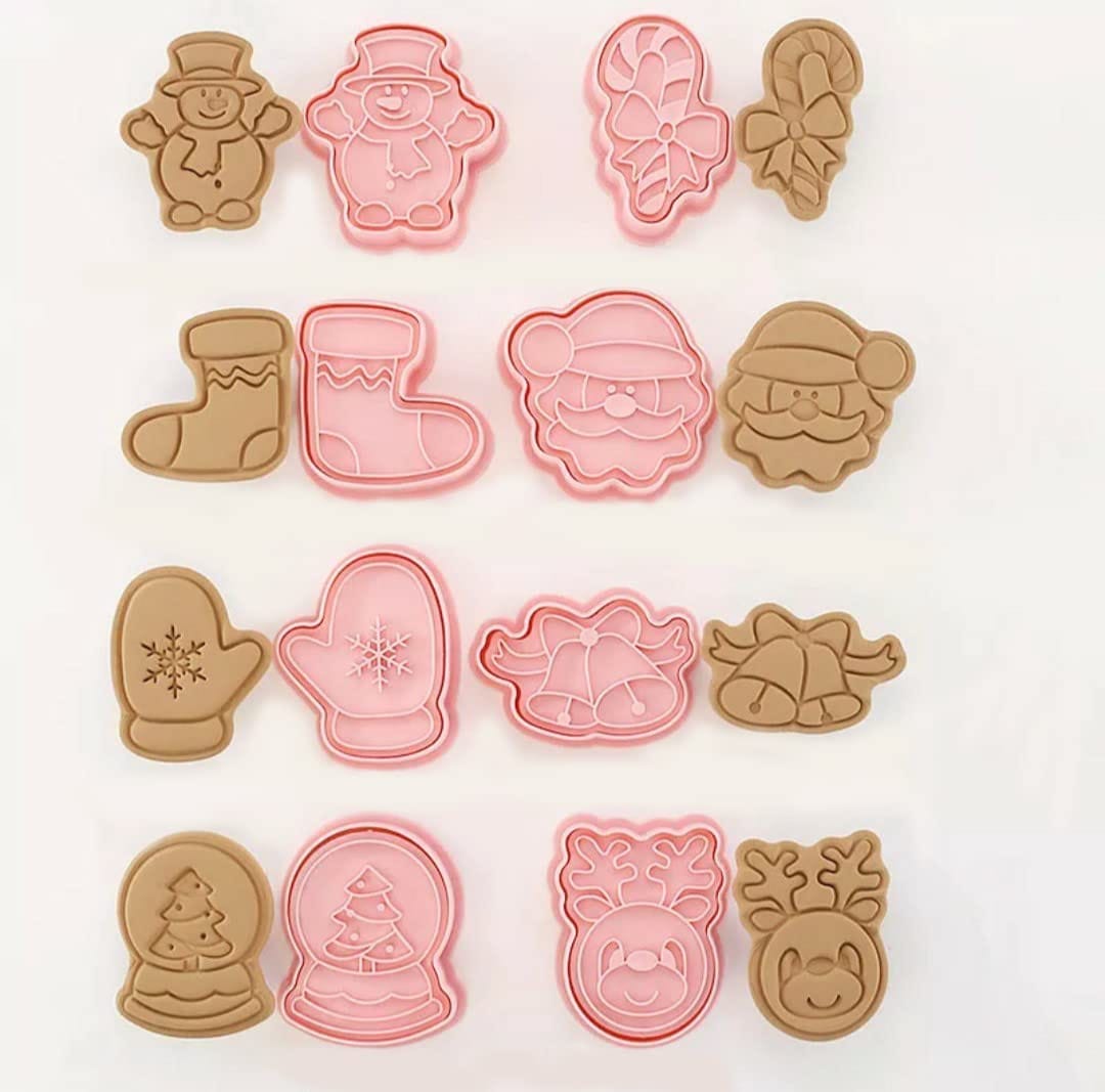 EMILY'S SHOP 食品衛生法適合品 クッキー型 動物 8個セット 可愛い クッキーカッター プラスチック クッキー抜型 製菓道具 お菓子作り 抜き型 手作り プレゼント (クリスマスB)