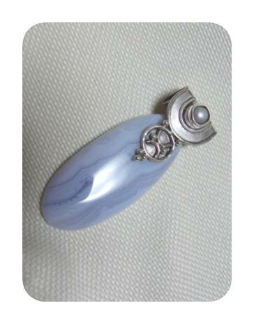 石の形をそのままに・・・パールとオーバルブルーレースアゲートのシルバー925ペンダントトップ 天然石..