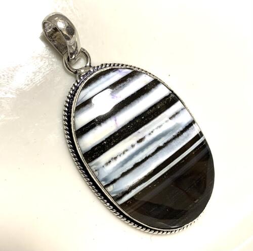 オーバルブルーオパールのシルバープレートペンダントトップ