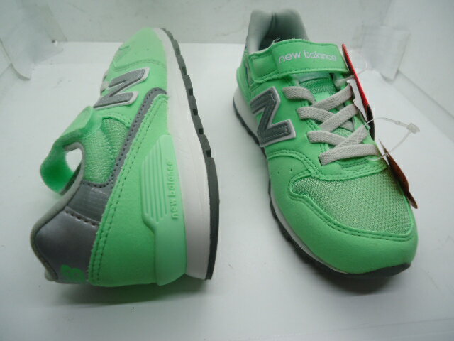 ★超軽量！！new balance キッズジョキングシューズ KV996MTY MINT。