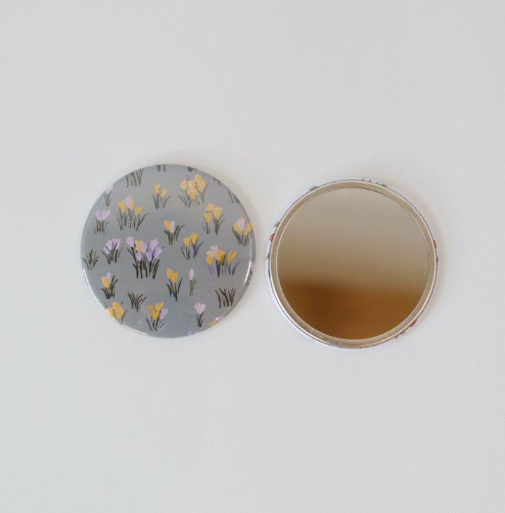 otsukiyumi | compact mirror (crocus khaki green) | コンパクトミラー 手鏡 携帯ミラー 水彩 かわいい ギフト プレゼント