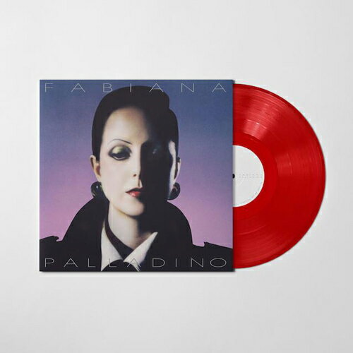 FABIANA PALLADINO / S.T. (LTD / TRANSPARENT RED VINYL) (LP) ファビアナ・パラディーノによる2024年注目のデビューアルバム！ UKの天才プロデューサー、ジャイ・ポールとの共作曲「I Care」も話題の新星アーティスト、ファビアナ・パラディーノがデビューアルバムを〈Paul Institute／XL Recordings〉よりリリース！ 交際の終焉を経て制作されたという本作は、自身が、愛や孤独、恋愛における常識をめぐる複雑な問題と向き合った親密な作品となっている。その結果誕生したのが、80年代から90年代にかけてのR&B、ソウル、ポップ、ディスコのビッグ・スタジオ・プロダクションからインスピレーションを受け、そこに現代というレンズを通してフィルターにかけた、変幻自在のサウンドを披露する全10曲入りのフル・アルバムとなっている。自らが作曲しプロデュースも手がけた本作には、 〈Paul Institute 〉の共同設立者であり、20年代UKシーンの最重要プロデューサーであるジェイ・ポールから、父であり伝説的セッション・ベーシストのピノ・パラディーノ、兄でありユセフ・デイズのベーシストでもあるロッコ・パラディーノ、有名ドラマーのスティーヴ・フェローネ、そしてロブ・ムースのストリングスなど、著名なミュージシャンや親しい友人たちが参加している。 限定盤、トランスペアレント・レッド・ヴァイナル仕様。 TRACKLIST A1. Closer A2. Can You Look In The Mirror? A3. I Can’t Dream Anymore A4. Give Me A Sign A5. I Care B1. Stay With Me Through The Night B2. Shoulda B3. Deeper B4. In The Fire B5. Forever ■商品詳細 品番 PAULINST0023LPE 製造国 / 年 - / 2024 LABEL Paul Institute / XL Recordings コンディション 新品 配送方法 宅配便 備考 - ★在庫の無い商品、サイズ、カラーにつきましてはお取り寄せ可能な場合もございます。お気軽にお問い合せください。 ★色味はブラウザ上と、実際の商品とは誤差があることがございます。予めご了承ください。