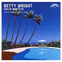 BETTY WRIGHT / MAN OF MINE / LIFE (SELECTED BY HIROSHI "PENGUIN JOE" NAGAI) (7") 激レアなシングル復刻を選曲・3タイトル同時リリース！ 大滝詠一『A LONG VACATION』、『NIAGARA SONG BOOK』等のレコード・ジャケット代表作で知られ、そのトロピカルでクリアな風景イラストレーションは、まさに“シティポップ”の象徴であるイラストレーター永井博。 自他ともに認めるヴァイナル・ジャンキー／ソウル・サーファーである氏が、長年愛聴／DJプレイするT.K.RECORDSより、激レアなシングル復刻を選曲・3タイトル同時リリース...！もちろんアートワークも永井博！ 「CLEAN UP WOMAN」で知られるマイアミの女王ベティ・ライトのシングルの中でもソウル・コレクター／モダン・ソウル・ファンに屈指の人気曲「MAN OF MINE」、アルバム『EXPLOSION』(76年)収録よりミルトン・ライト作の隠れ名曲「LIFE」! [『RECORD STORE DAY 2024』限定商品] TRACKLIST A. MAN OF MINE B .LIFE ■商品詳細 品番 OTS-350 製造国 / 年 JPN / 2024 LABEL OCTAVE/ALSTON コンディション 新品 配送方法 宅配便/メール便 備考 - ★在庫の無い商品、サイズ、カラーにつきましてはお取り寄せ可能な場合もございます。お気軽にお問い合せください。 ★色味はブラウザ上と、実際の商品とは誤差があることがございます。予めご了承ください。