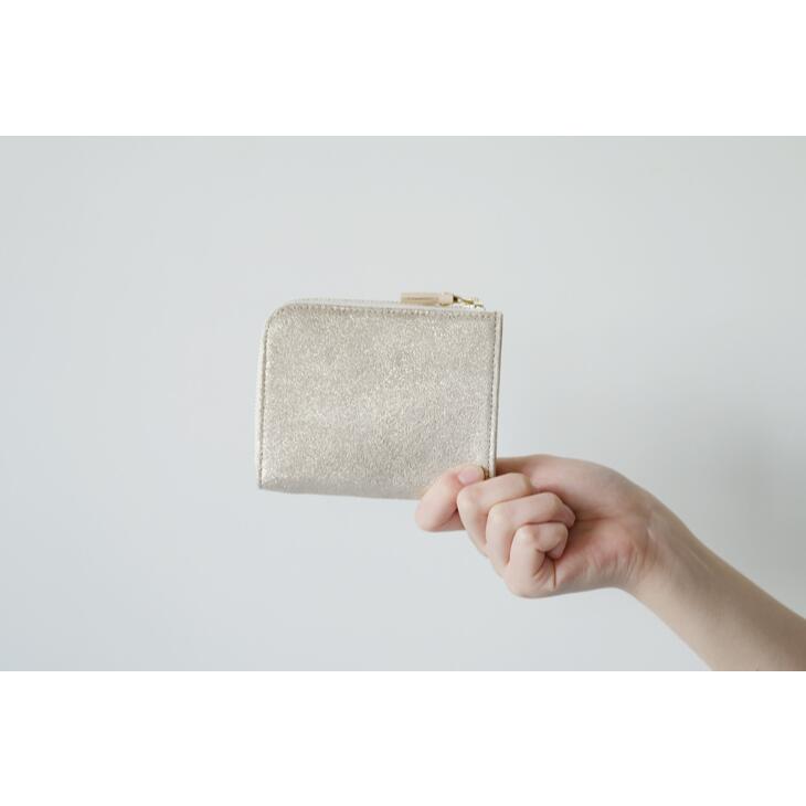 楽天北欧雑貨と音楽 HAFEN ハーフェンPOMTATA （ポンタタ） | HAK L Zip Short Wallet （p.gold） | 財布 ショートウォレット 国産 レザー ペールゴールド 金 お洒落 可愛い ギフト 雑貨 北欧 売れ筋 お財布 お誕生日 小銭入れ レディースプレゼント 本革