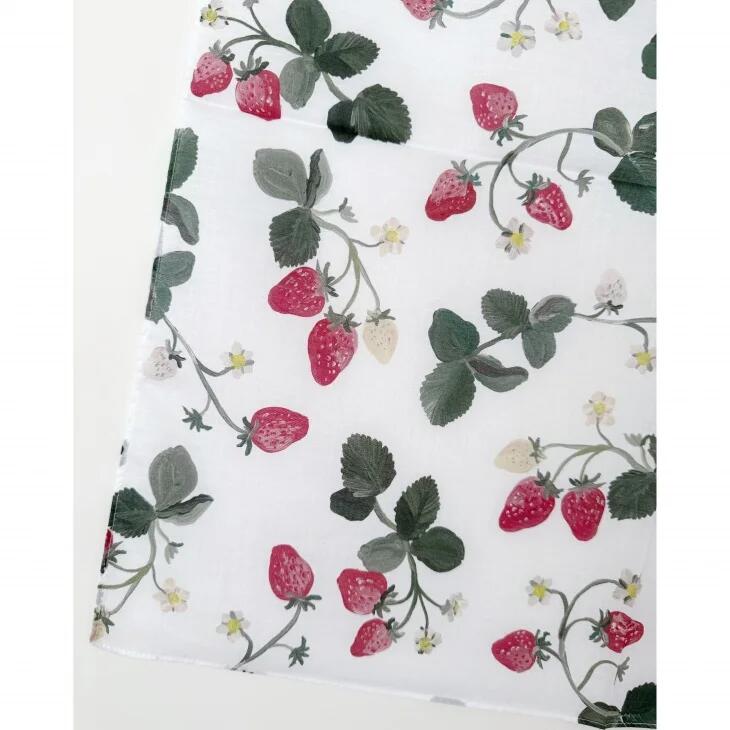 otsukiyumi | Handkerchief Strawberry (white) | ハンカチクロス おしゃれ ギフト お出かけ