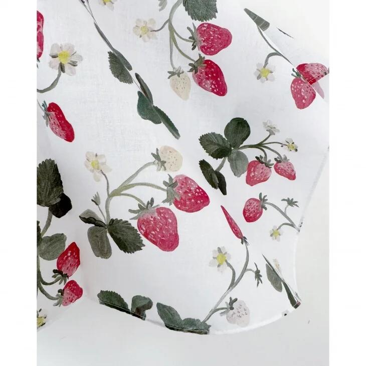 otsukiyumi | Handkerchief Strawberry (white) | ハンカチクロス おしゃれ ギフト お出かけ