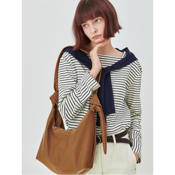 【年越し・新春福袋セール】ACOC (アコック) | Glossy Halfmoon Cross Bag (camel) | ハーフムーン クロスバッグ ショルダーバッグ 韓国