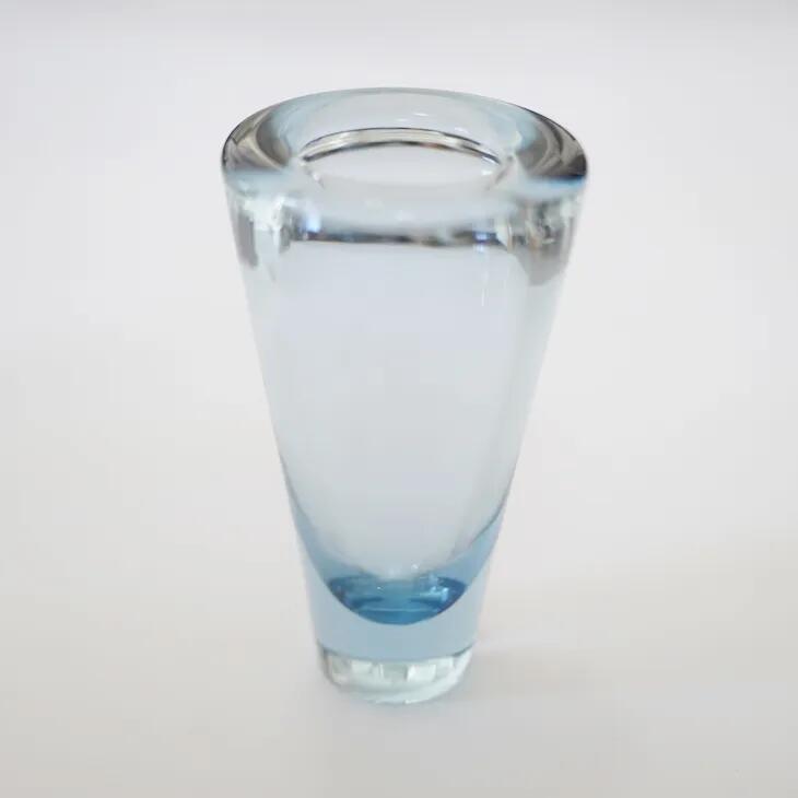 Holmegaard (by Per Lutken) | Umanak glass vase (light blue) | 北欧ヴィンテージ ガラス デンマーク ホルムガード