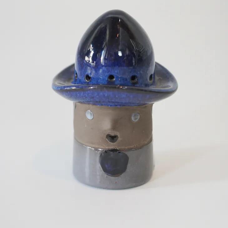 Vintage Blue Hat Man Figurine | 青い帽子男 | 北欧ヴィンテージ スウェーデン 陶器 彫刻 置物 ミッドセンチュリー