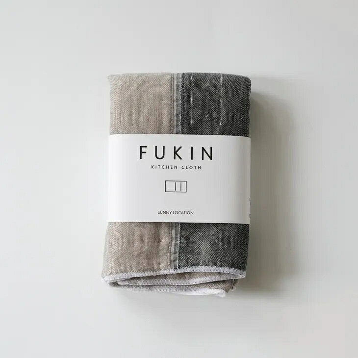 関連商品SUNNY LOCATION | FUKIN (レッドxネイビー) |...SUNNY LOCATION | FUKIN (イエローxホワイト) ...1,980円1,980円SUNNY LOCATION | FUKIN (ベージュxブルー) |...ecomfortHouse | スポンジワイプ2種セット (ファミリー...1,980円1,815円【再入荷】ASPEGREN Denmark (アスペグレンデンマーク)...【再入荷】ASPEGREN Denmark (アスペグレンデンマーク)...2,580円1,480円SUNNY LOCATIONFUKIN (グレーxブラック)バイカラー キッチンクロス てぬぐい ふきん タオル ハンカチ 国産 素材から縫製まで純国産の日本製のふきん。 大阪の泉州地方で生産している6重ガーゼフキン. キッチンクロスとしてタオルやハンカチとして、吸水性抜群の「フキン」です。 異なる糸の太さで、層によって織りかたを変えた6層のガーゼ生地。 織り上がった生地を洗いにかけて縮ませているのでふっくらとし、 柔らかく優しい仕上がりになっています。 6重ガーゼは多くの層が組み合わさっているため、通気性があり吸水性が高いのが特徴。 また、ふんわりとしてとても柔らかく肌触りが抜群です。 バイカラーによるデザインで、フックに掛ける事ができるループのネームタグが付きます。 生地の織り方の変えたスリットが2箇所あり、用途や使用シーンによってその部分をカットしご使用いただけます。 ※製品の両端やカットした断面にほつれや遊び糸が出る場合があります。 ほつれた糸や遊び糸はのハサミでカットしてご使用ください。 繰り返しお洗濯をすると若干縮みますが、より”ふんわり”とした風合いになります。 色々な使い方ができるFUKIN。 ちょっとしたギフトにもおすすめです。 ■商品詳細 品番 FKC02 製造国 JAPAN ブランド名 SUNNY LOCATION 素材 綿100% 取り扱いサイズ 約35x65cm コンディション 新品 配送方法 宅配便 / メール便 備考 - ★在庫の無い商品、サイズ、カラーにつきましてはお取り寄せ可能な場合もございます。お気軽にお問い合せください。 ★色味はブラウザ上と、実際の商品とは誤差があることがございます。予めご了承ください。