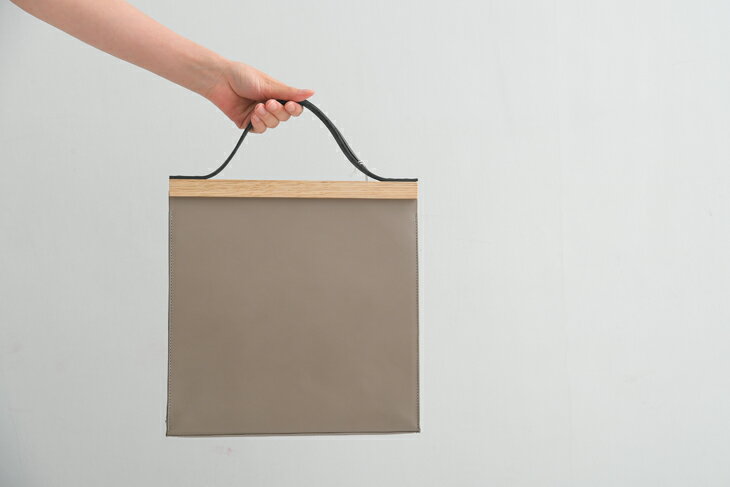 yēׁzyuruku (N) | Clap Wood Square Hand Bag L (gray) | nhobO Y ㎿U[