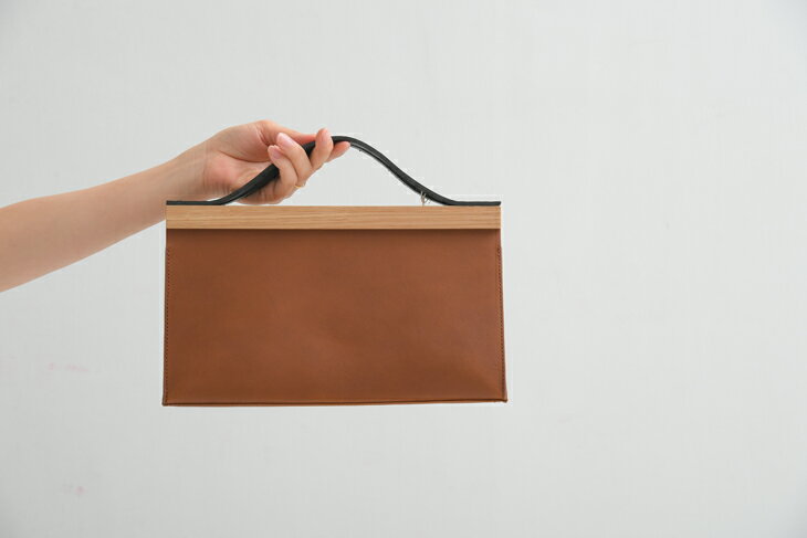 yuruku (N) | Clap Wood Square Hand Bag S (brown) | nhobO Y ㎿U[