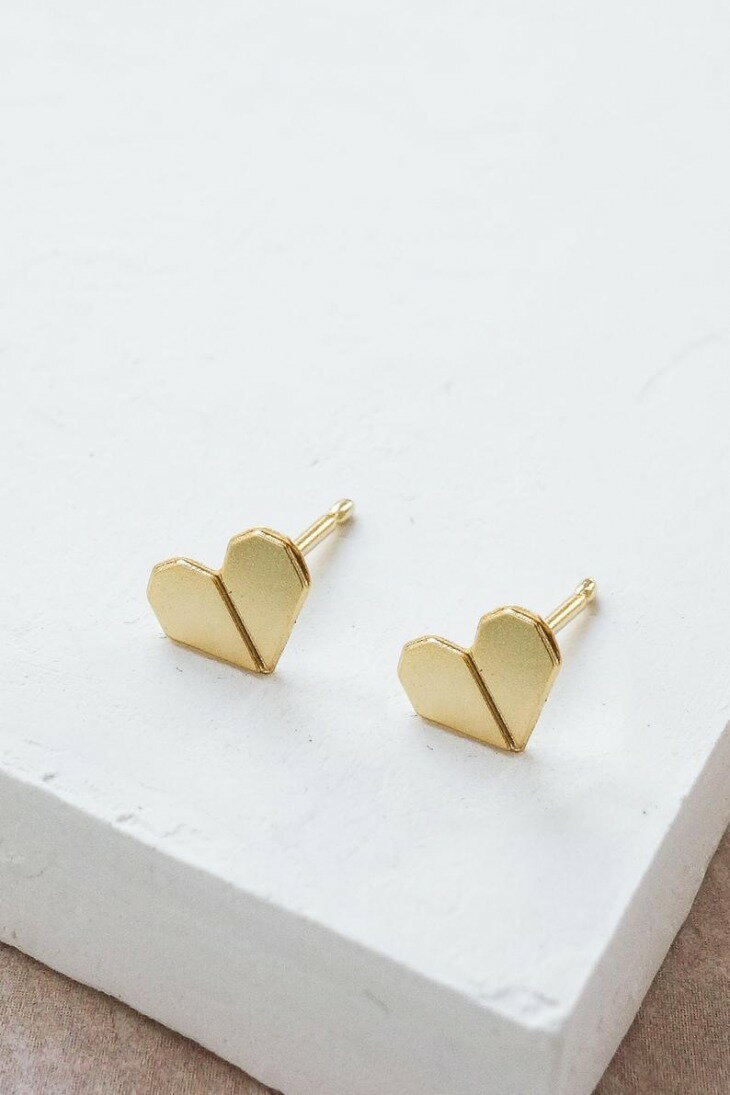 【SALE セール】Shlomit Ofir | Origami Heart Earrings (gold) | ピアス【アクセサリー ハート シルエット ミニマリストスタッド ゴールド】