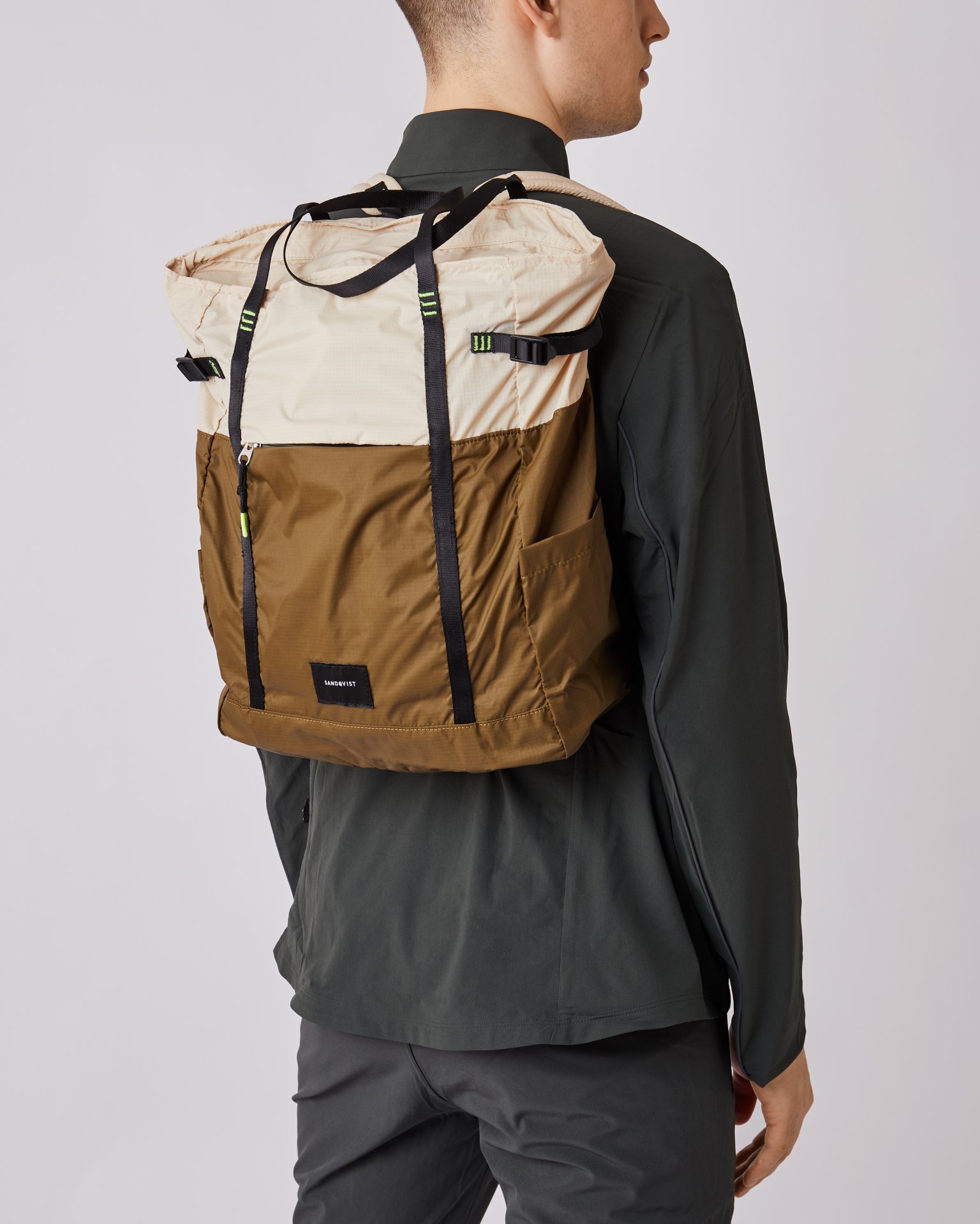 SANDQVIST | ROGER LIGHTWEIGHT (multi sand/olive) | バッグ 2 wayトートバッグ【サンドクヴィスト 北欧 シンプル スウェーデン リュック】 ギフト 旅行 折り畳み 誕生日プレゼント コンパクト 通勤 ばっぐ ナイロン 通学 リュック 折りたたみ 通勤バッグ 旅行用