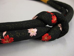 日本製・正絹黒地の刺繍丸ぐけ帯締め・より房付きネット通販