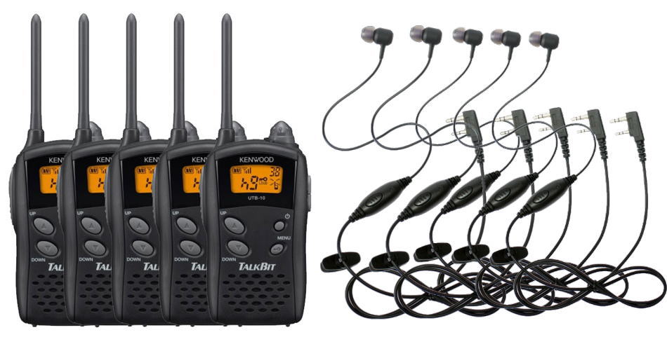 JVC KENWOOD　UTB-10　　　　　　　　　　　　　　　　 オプションが従来のUBZ-LM20と共通なので、買いたし、買い換えもスムーズ！ シンプレックス20チャンネルに対応。9ch機11ch機いずれとも交信ができます！ ●仲間の声だけ受信。混信を避ける、グループモード。 ●周囲の騒音が気になったらラウドネス。音圧をアップして聴き易くします。 ●PTTを1度押すだけで送信を継続。次回押した際に受信状態に戻る ●空きチャンネルを自動選択。オートチャンネルセレクト。 ●仲間の声だけ受信。混信を避ける、グループモード。 ●周囲の騒音が気になったらラウドネス。音圧をアップして聴き易くします。 ● PTTを1度押すだけで送信を継続。次回押した際に受信状態に戻る ●バッテリー残量表示機能、バッテリー減電圧警告機能、バッテリーセーブ機能 ●空きチャンネルを自動選択。オートチャンネルセレクト。 ● 180°回転して収納可能な高性能ヘリカルアンテナ ● 視認性の高いバックライト付き大型LCDディスプレイ採用 ●10種類の呼出音 ● 電源の切り忘れを防ぐオートパワーオフ機能（2時間固定） ● 弱い信号を受信するためのモニター機能 ● キーロック機能 ● キー操作時のビープ音の有/無を選択可能 ●電池の交換時間を表示と告知音で知らせる ● IPX2 防滴II形相当（ただしスピーカー/マイク端子にマイクロホンなどが接続されている場合は防滴にはなりません） ●単三乾電池3本で使用可能（オプションで充電にも対応） ※本機はハンズフリー（VOX機能）、スクランブル機能には対応しておりません。■ご使用上の注意 通話のできる距離は地形や環境によって大きく異なりますが、めやすは次の通りです。 （建築物が多い地域や、自動車などの金属物体の周囲では、通話のできる距離が短くなります。） ◆市街地：100～200m ◆見通しの良い場所：1～2km乾電池・充電池・充電器は別売です。 UTB-10のオプション ニッケル水素電池 UPB-5N シングルチャージャー UBC-4 ツインチャージャー UBC-2 プチ型イヤホン HS-9(G) ボリューム付 スピーカーマイクロホン SMC-34(G) タイピン式イヤホンマイク EMC-3 ヘッドセット VOX/PTT付き HMC-3(G) 耳掛け式イヤホン付きクリップマイク EMC-7 VOX専用ヘッドセット KHS-21 イヤホン付きクリップマイク、マイク感度切替付き EMC-5F ヘッドセット 耳掛けタイプ KHS-29F リモコン対応ヘッドセット VOX/PTT/TOT付き HMC-4(G) UBZ-LK20用補修部品 ベルトフック キャリングケース USC-3(G) その他のインカムマイク インカムマイク Hanna Web Shop トランシーバー　インカム　販売の阪奈電子 ■ご使用上の注意 通話のできる距離は地形や環境によって大きく異なりますが、めやすは次の通りです。 （建築物が多い地域や、自動車などの金属物体の周囲では、通話のできる距離が短くなります。） ◆市街地：100〜200m ◆見通しの良い場所：1〜2km乾電池・充電池・充電器は別売です。