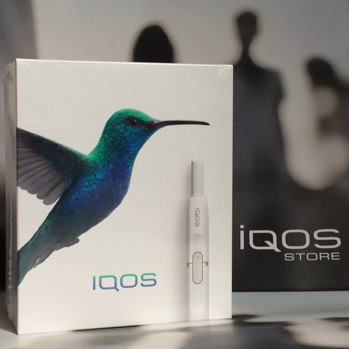 代引き可能/在庫あり/送料無料/アイコス キット iQOS KIT 本体 ホワイト 白 電子煙草 1式セット チャージャー付き アイコスキット iCOS i QOS White