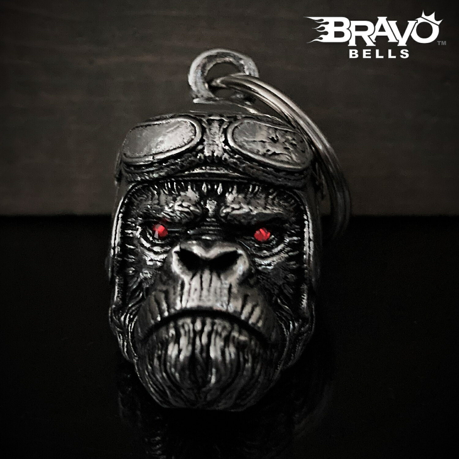 米国製 Bravo Bells 赤目 ゴリラ 3D ベル [Gorilla Biker Diamond] ブラボーベル Made In USA 魔除け お守りとしてバイカーへの特別なギフトに! バイク オートバイ 鈴 アクセサリー キーホルダー キーチェーン ガーディアンベル Guardian Bell