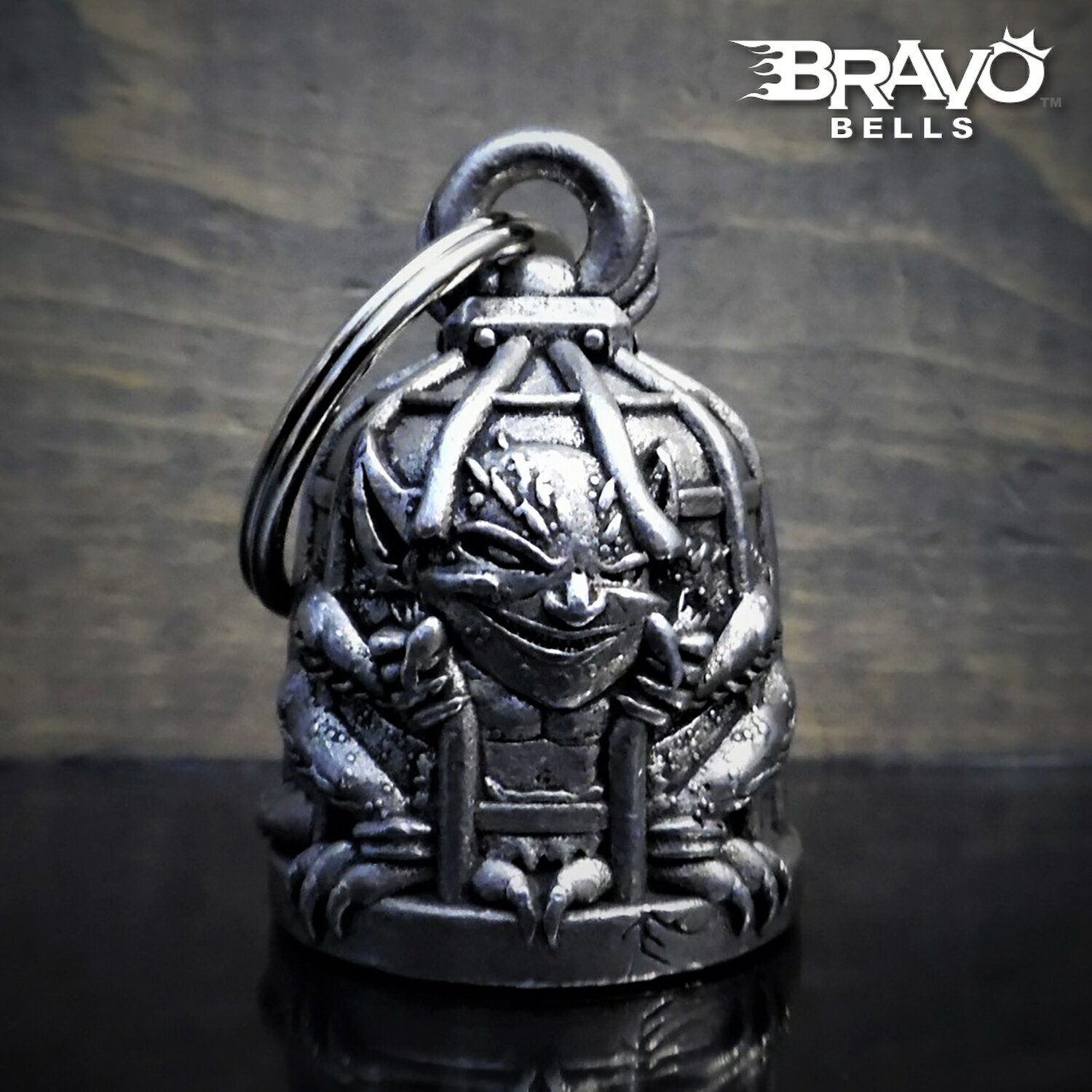 米国製 Bravo Bells グレムリン 牢獄 ベル [Caged] ブラボーベル Made In USA 魔除け お守りとしてバイカーへの特別なギフトに! バイク オートバイ 鈴 アクセサリー キーホルダー キーチェーン ガーディアンベル Guardian Bell