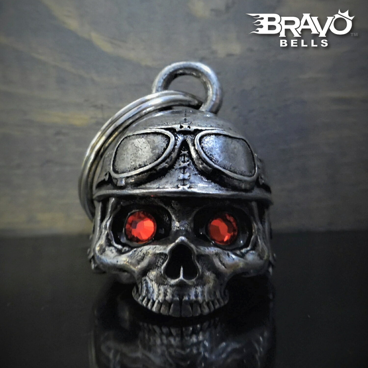 米国製 Bravo Bells 半ヘル 赤目 スカル 3D ベル  ブラボーベル Made In USA 魔除け お守りとしてバイカーへの特別なギフトに! バイク オートバイ 鈴 アクセサリー キーホルダー キーチェーン ガーディアンベル Guardian Bell