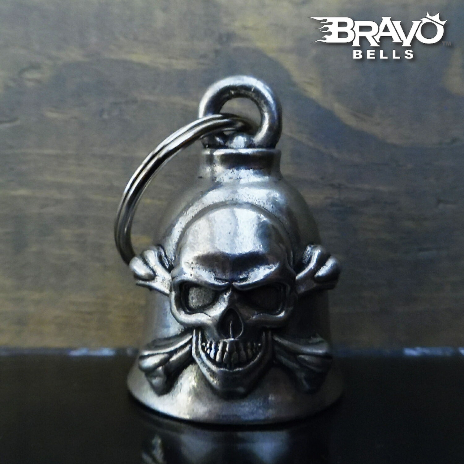 米国製 Bravo Bells スカル クロスボーン 骨 ドクロ ベル [Skull Crossbones] ブラボーベル Made In USA 魔除け お守りとしてバイカーへの特別なギフトに! バイク オートバイ 鈴 アクセサリー キーホルダー キーチェーン ガーディアンベル Guardian Bell