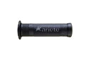 ariete ARIRAM ROAD GRIPS GRY/BLK スーパーソフト/120mm(2mm切断可)/貫通メーカー品番：02642-GRNJANコード：4550255330491アリートariete ARIRAM ROAD GRIPS GRY／BLK スーパーソフト／120mm（2mm切断可）／貫通ブラック＋グレーロゴ 内径:φ22／24mm 外径φ30.5mm 長さ120mm／インナーの切断により2mm短縮可能 （商品の性質上、表記寸法と若干異なる場合がございます）適合 ： ユニバーサル[汎用]