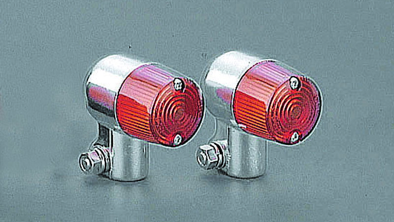 メーカー品番：219-5076JANコード：4934154460761キジマキジマ ウインカーランプ ＃680 マルスモール シルバー／アンバー 2ケ素材： アルミダイキャスト色： シルバー／アンバーサイズ： φ35X55mm内容数： 2ケSET◆シャフト状のステーにカシメるタイプのウインカー◆サイズ：φ35×55mm◆ボディ材質：アルミダイキャスト◆カラー（ボディ/レンズ）：シルバー/アンバー◆付属バルブ：無し（シングル球対応）