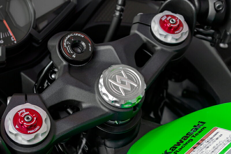 HCM 楽天市場店の【PMC.Inc】 ステムトップキャップ ZX-25R シルバー (品番 193-5102 )｜アングル2