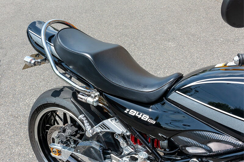 【PMC.Inc】 ARCHIシート Z900RS グロス/ブラック ロゴ付 189-1925A
