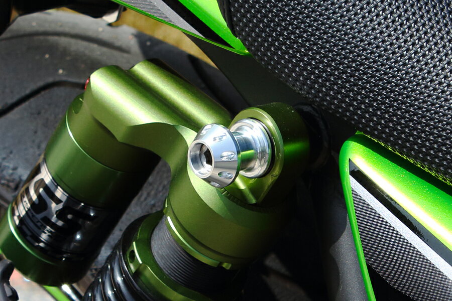 【PMC.Inc】 リアサスマウントフック 2個1セット ZRX1200 DAEG ブラック