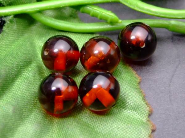 ≪g3-104C≫今月の半額 7.5mm●1粒売り●三つ穴●赤 アンバー 琥珀●鑑別済・本物保証●送料無料有●メキシコ産..