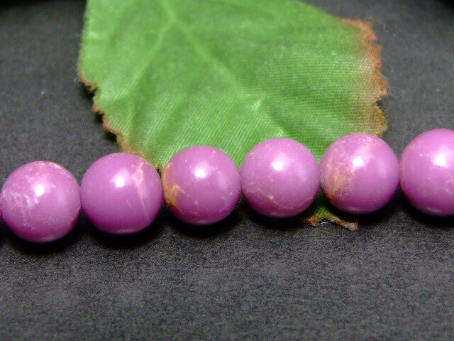 ※画像と同品質のものをお送りします。 オリジナルアクセサリー作りに是非どうぞ〜〜（m−m） 素材 天然 サイズ 約：重さg　玉径9mm・±0.5mm　1粒売り　　　　　　 　※ 多少の誤差はご了承下さい。「フォスフォシデライト」。とても呼び...