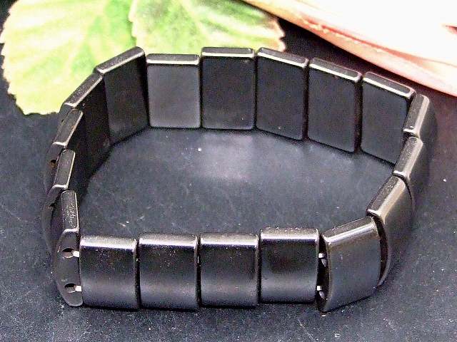 g3-836G　　今月半額 わけあり ヘマタイト 磁気あり 磁有 20mm×10mm バングル 内径19cm ブレスレット 送料無料有 イギリス産 天然石 パワーストーン