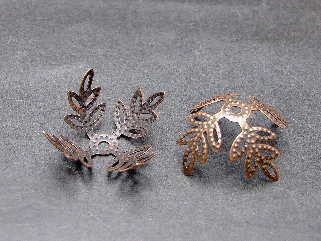 ※画像のものをお送りします。 オリジナルアクセサリー作りに是非どうぞ〜〜（m−m） ポーチに入れた状態で発送いたしますので、そのままプレゼントとしてご利用頂けます。 素材 天然 サイズ・重さ 約：重さ15.5g　玉径7mm・±1.0mm　内...