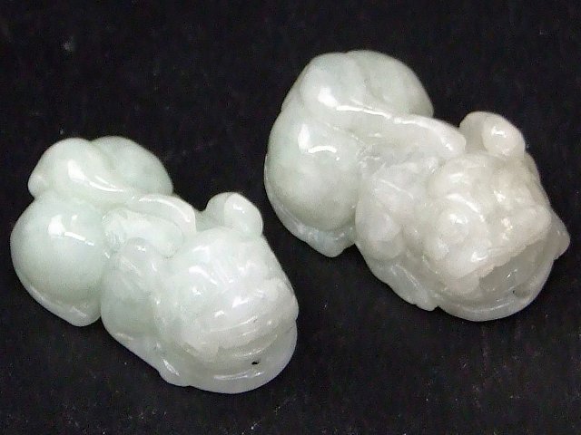 g3-3391E　　ミャンマー翡翠 貔貅 ヒキュウ ひきゅう 1個売り ペンダントトップ 穴あき 置物にも 送料..