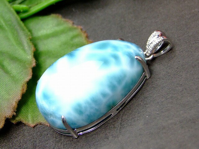 53400　　鑑別書付き ペンダントトップ 30mm×20mm 特級 ラリマー ドミニカ共和国産 鑑別済 本物保証 送料無料 天然石 パワーストーン