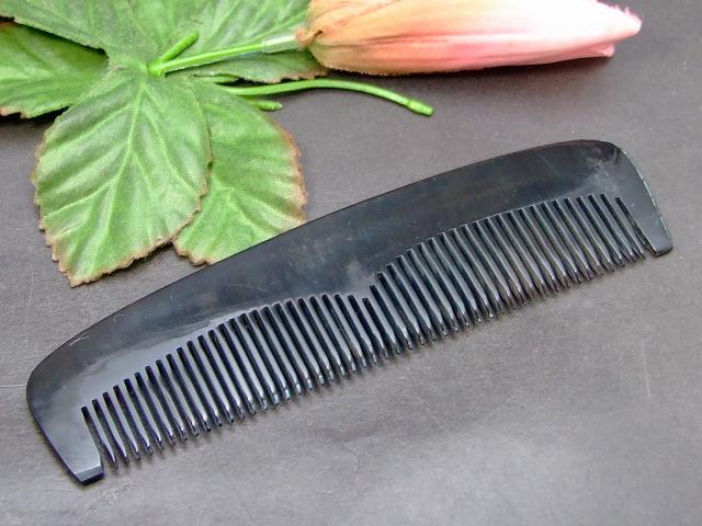 牛角174　かっさプレート 13cm×3.5cm 櫛型 くし 牛角 頭・顔・ボディのリンパマッサージ 美容 マッサー..