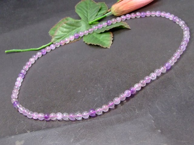 ※画像と同品質のものをお送りします。 オリジナルアクセサリー作りに是非どうぞ〜〜（m−m） 素材 天然 サイズ 約：重さg　玉径6mm・±1.0mm　1連54cm前後(ゴムは伸縮可) 　※ 多少の誤差はご了承下さい。潜在能力を開花させる石 ...