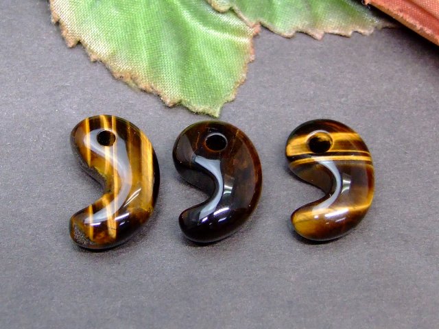 49539G　16mm×11mm 1個売り 古代勾玉 タイガーアイ 送料無料有 天然石 パワーストーン