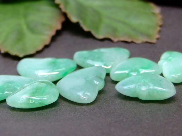 g3-15G　　今月30%off ミャンマー翡翠 ペンダントトップ ハート 14mm×11mm〜18mm×12mm 1個売り 送料無料 ミャンマー産 天然石 パワーストーン