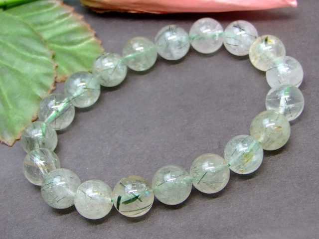 60104　　グリーンルチルクォーツ 10mm A+ ブレスレット 内径17cm 針水晶 ポーチ付き 送料無料 ブラジル産 天然石 パワーストーン