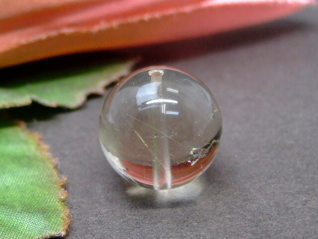 61765　　虹入り ルチルクォーツ 15mm 1粒売り 針水晶 送料無料 ブラジル産 天然石 パワーストーン
