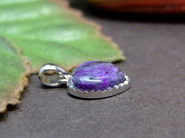 60339　　11mm×11mm 5A 1個売り スギライト 杉石 シルバー925 メッキ メタル 高級 ペンダントトップ 送料無料 南アフリカ共和国産 天然石 パワーストーン