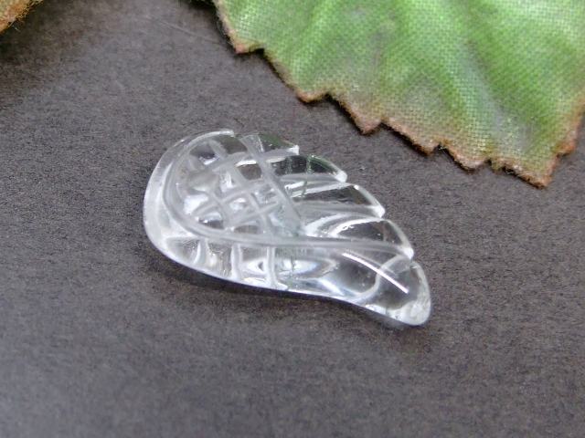 60942　　1個売り 18mm×10mm 天使の羽 ガーデンクォーツ 水晶 送料無料 天然石 パワーストーン