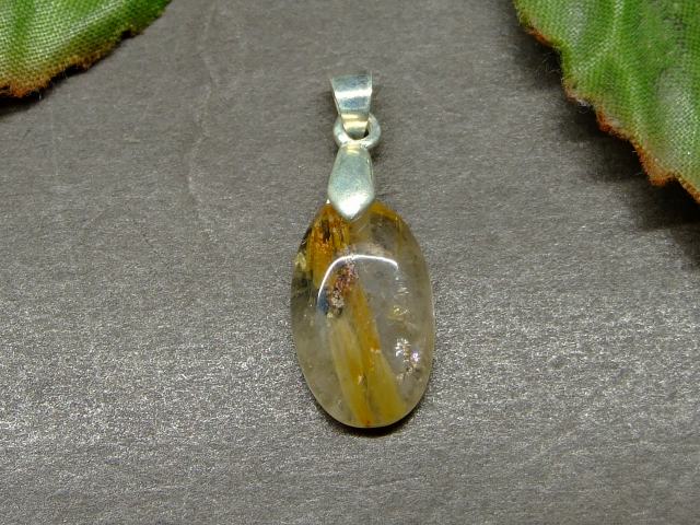 62745　　今月の半額 15mm×9mm A 1個売り タイチンルチル 針水晶 ペンダントトップ 送料無料有 天然石 パワーストーン